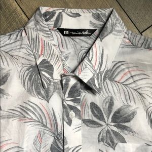 Men’s Classic Fit Button Up
